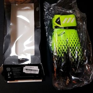 NEW. Adidas Predator20 Match with FingerSave